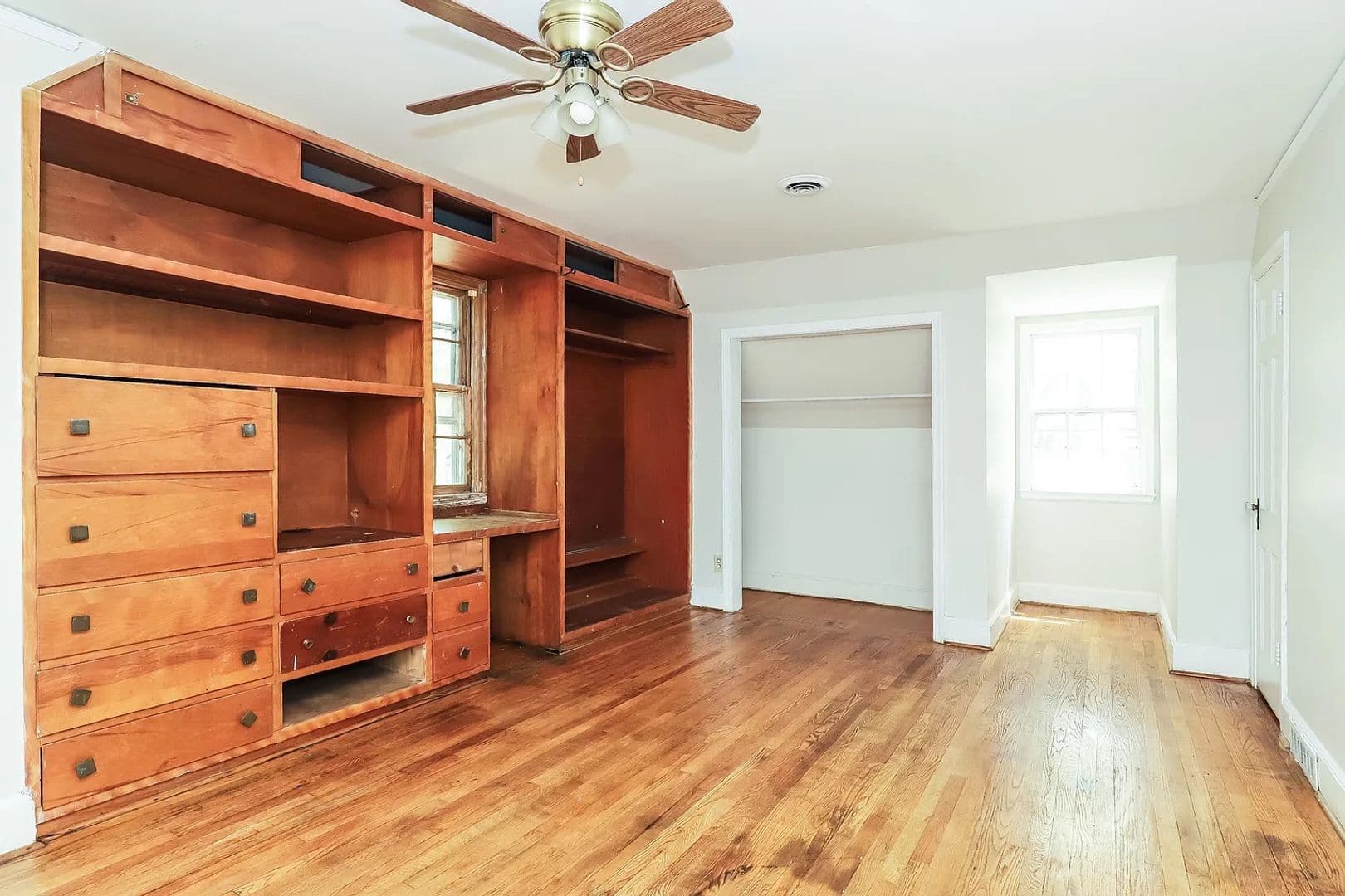 Greensboro House: 412 S Josephine Boyd St