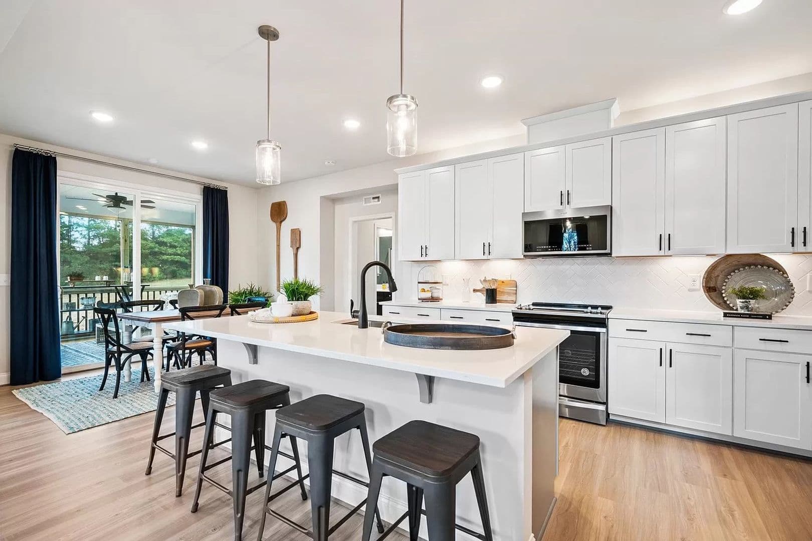 Garner House: 108 Gunderson Ln