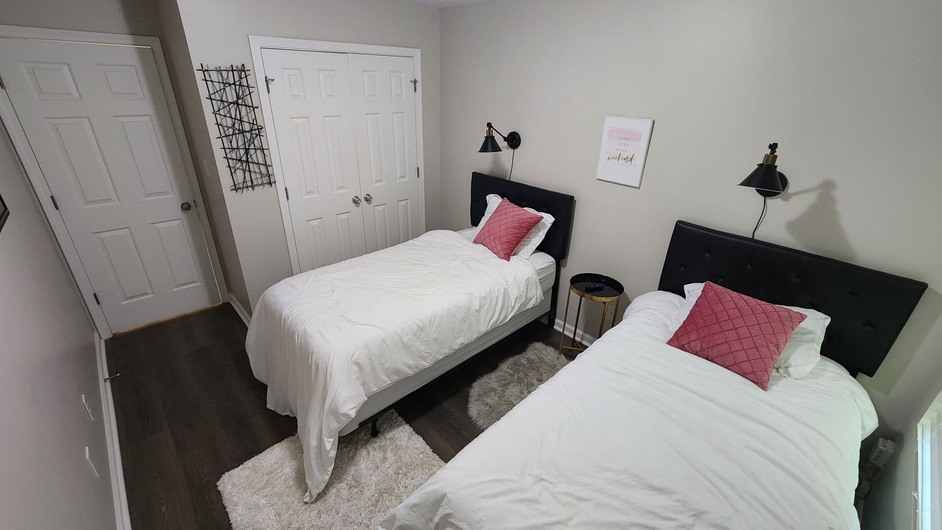 College Park House: 4850 W Park Cir