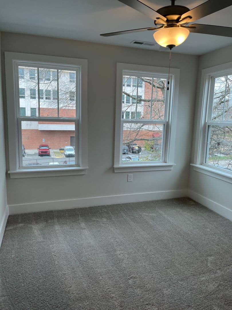 Durham House: 1706 Merrick St