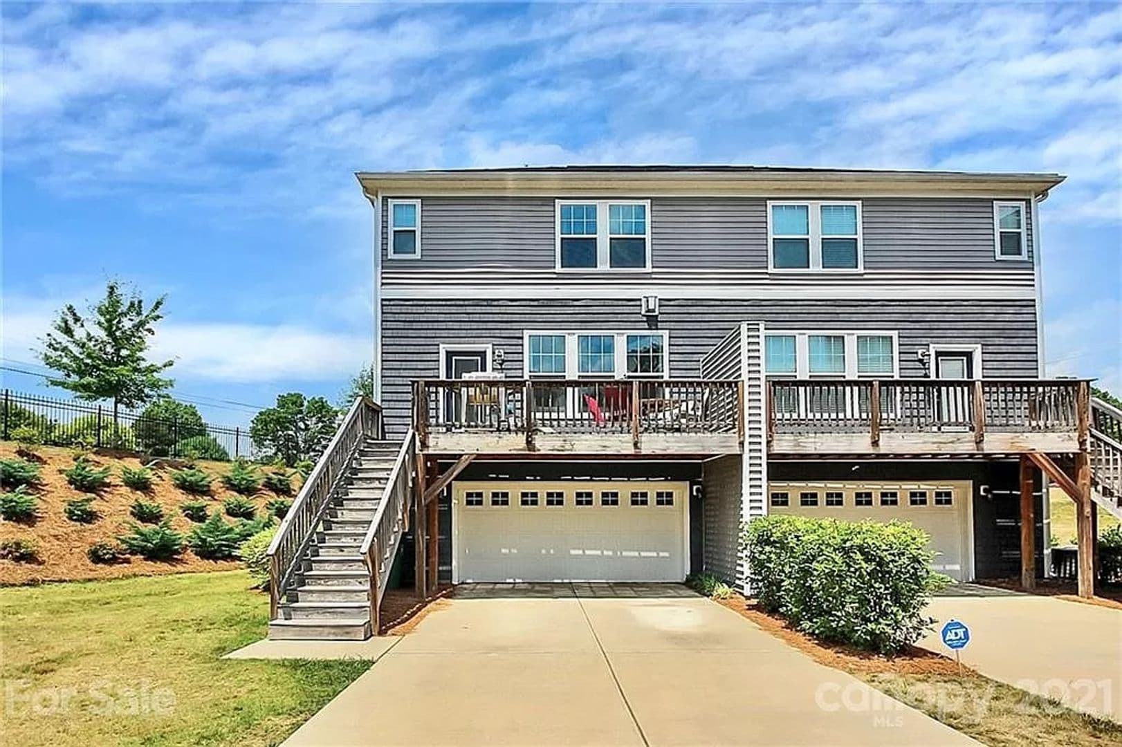 Charlotte House: 1502 Sharon Rd W