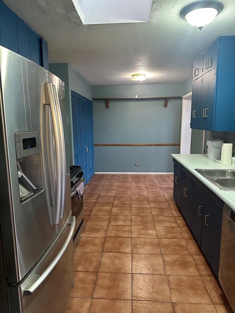San Antonio House: 1203 Arroya Vista Dr