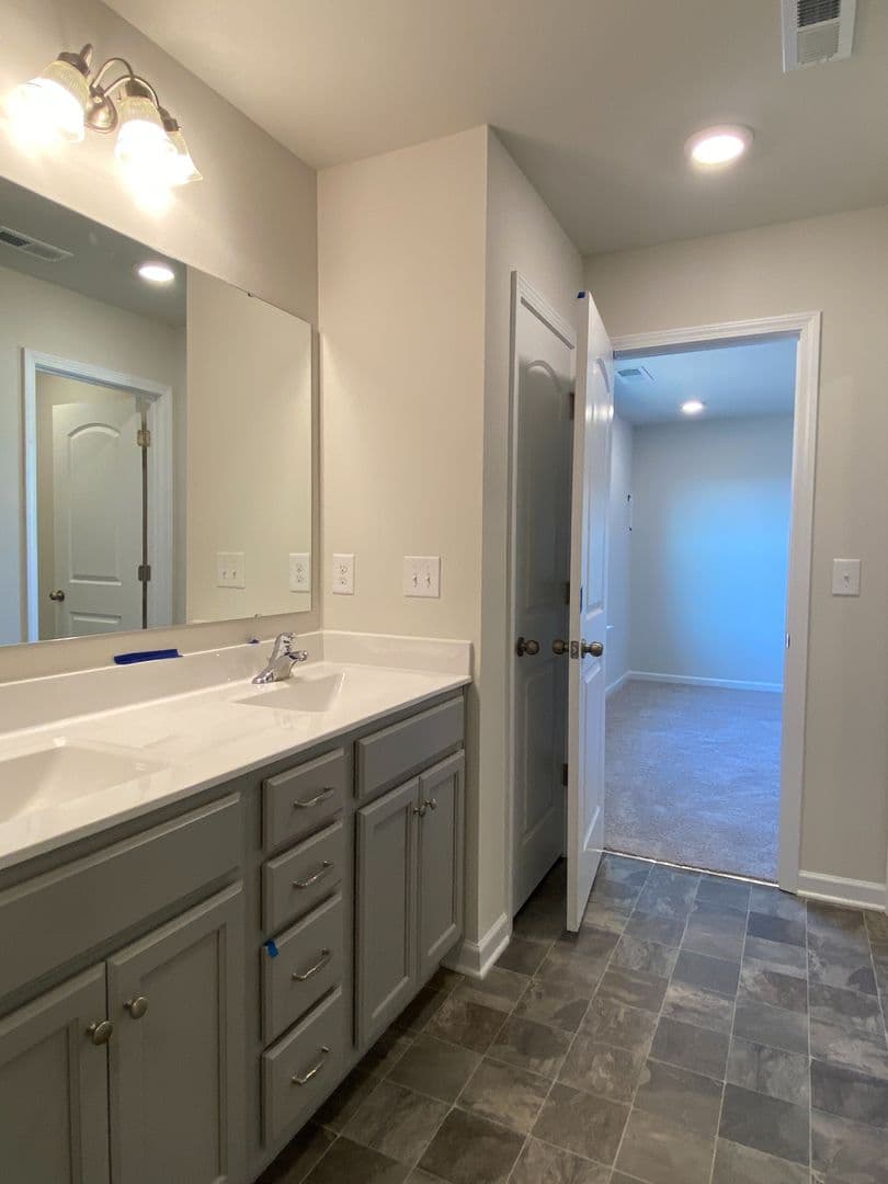 Monroe House: 1004 Maylen Trace