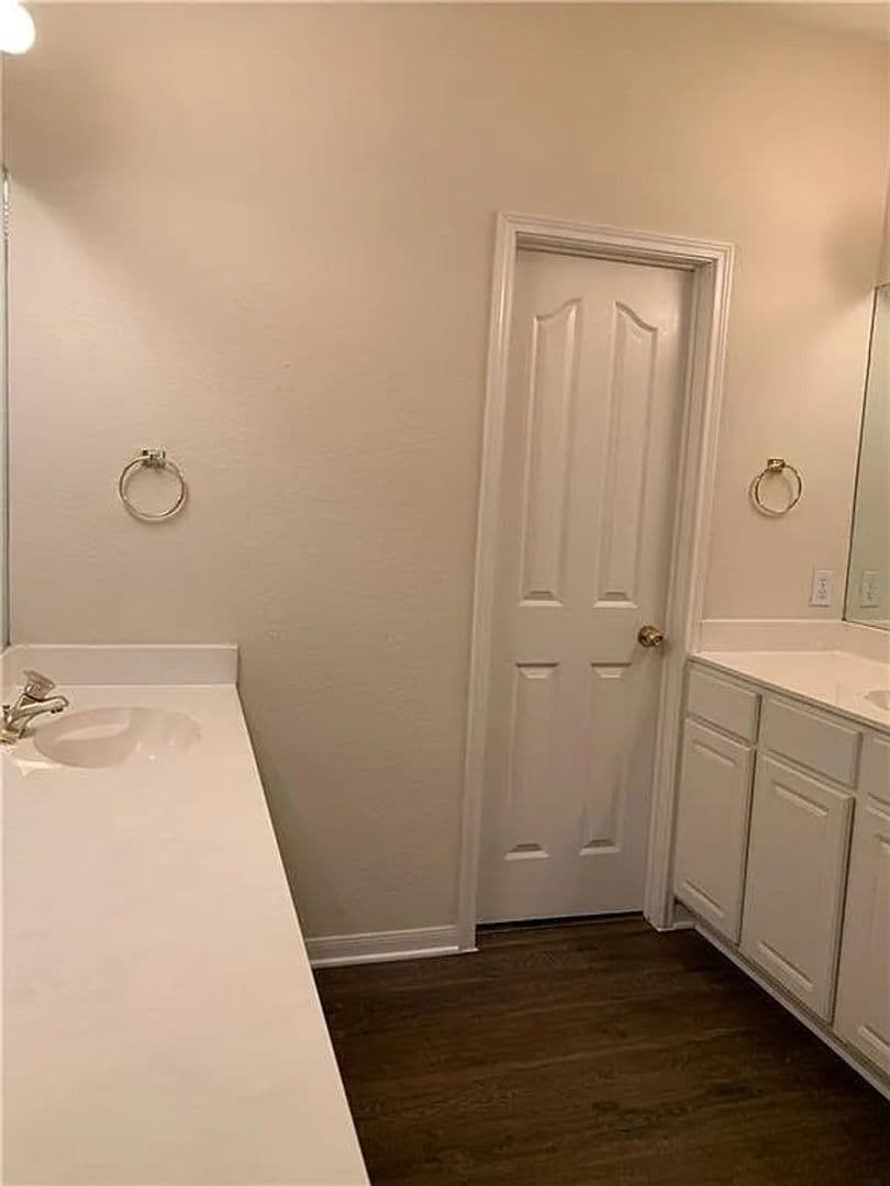 Round Rock House: 1724 Fort Grant Dr