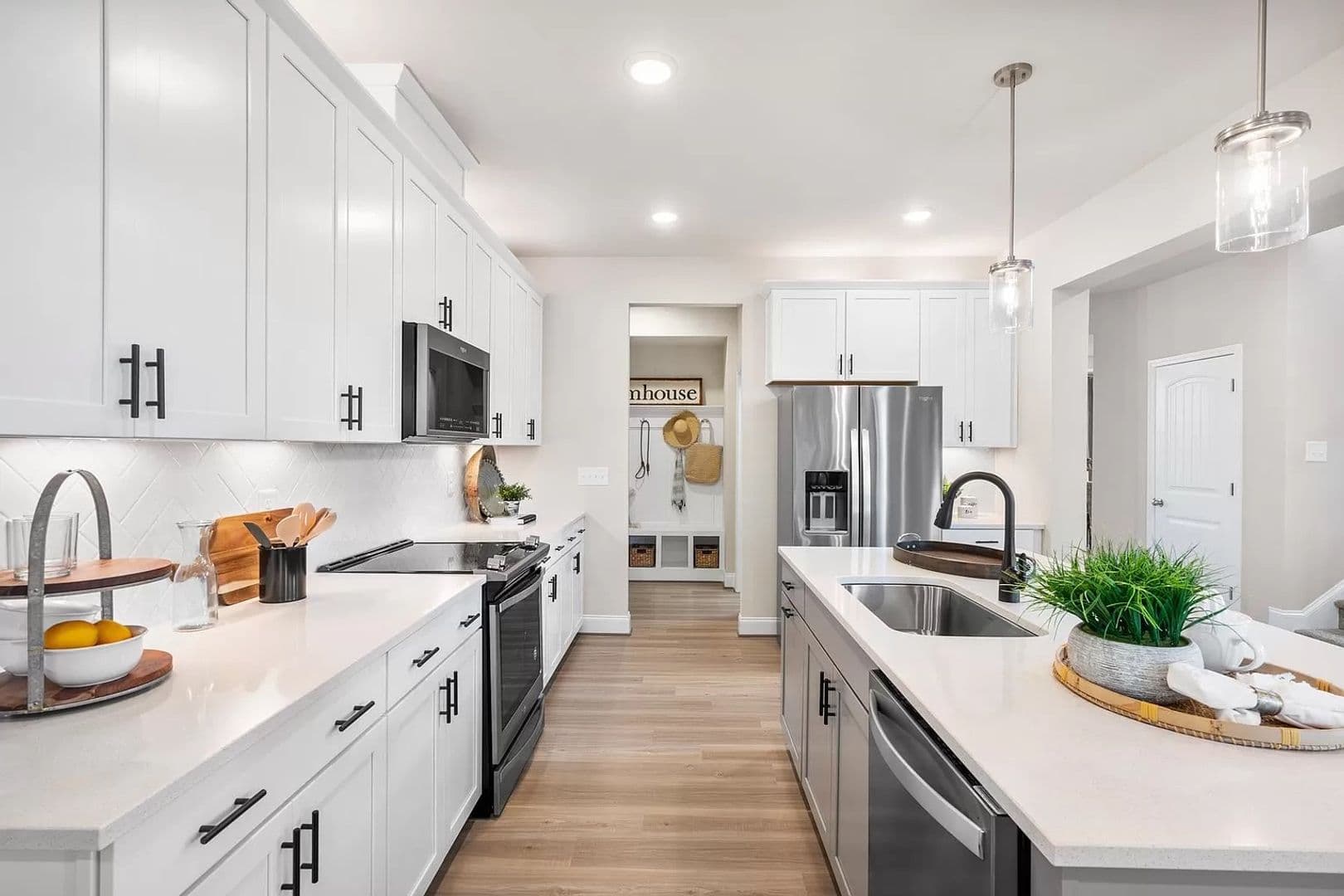 Garner House: 108 Gunderson Ln