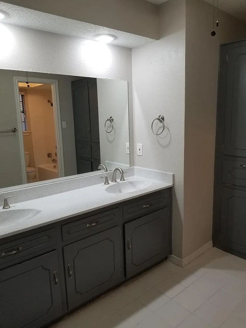 Richardson House: 807 St Paul Ct