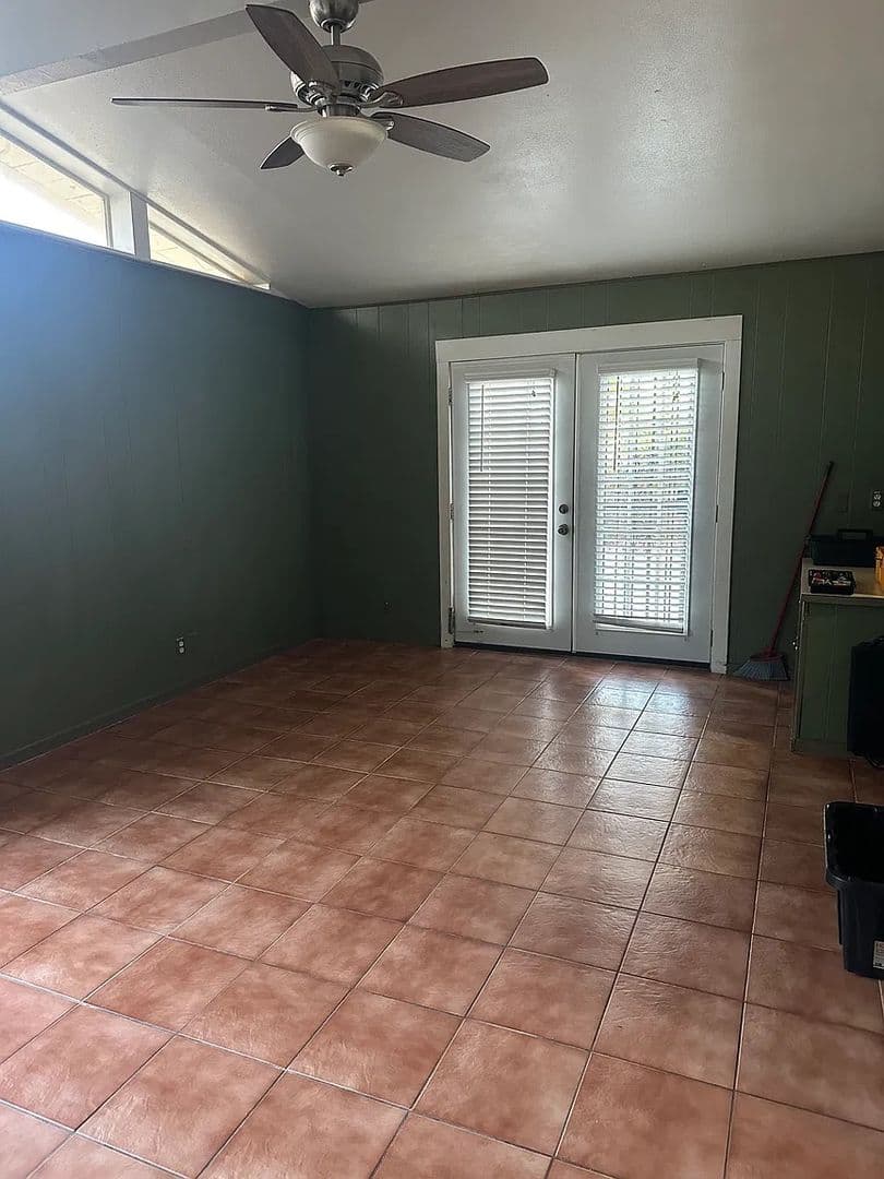 San Antonio House: 1203 Arroya Vista Dr