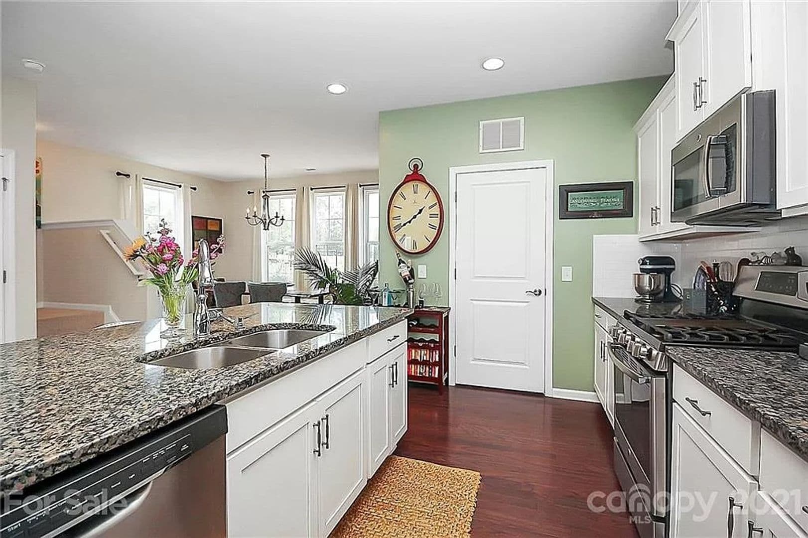 Charlotte House: 1502 Sharon Rd W