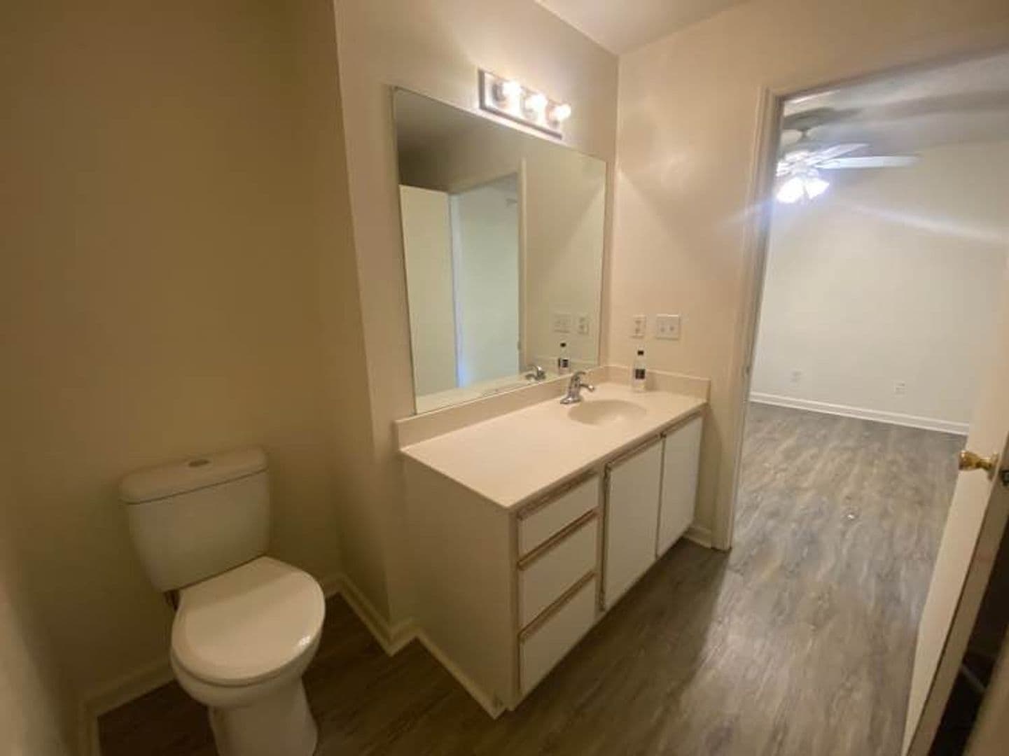 Raleigh House: 1110 #303 Carlton Ave