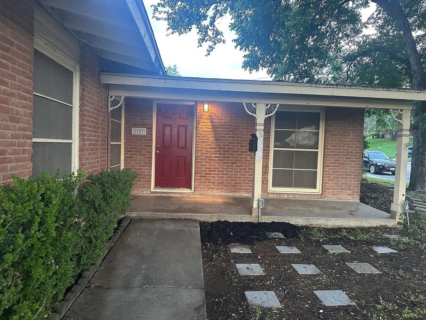 San Antonio House: 1203 Arroya Vista Dr