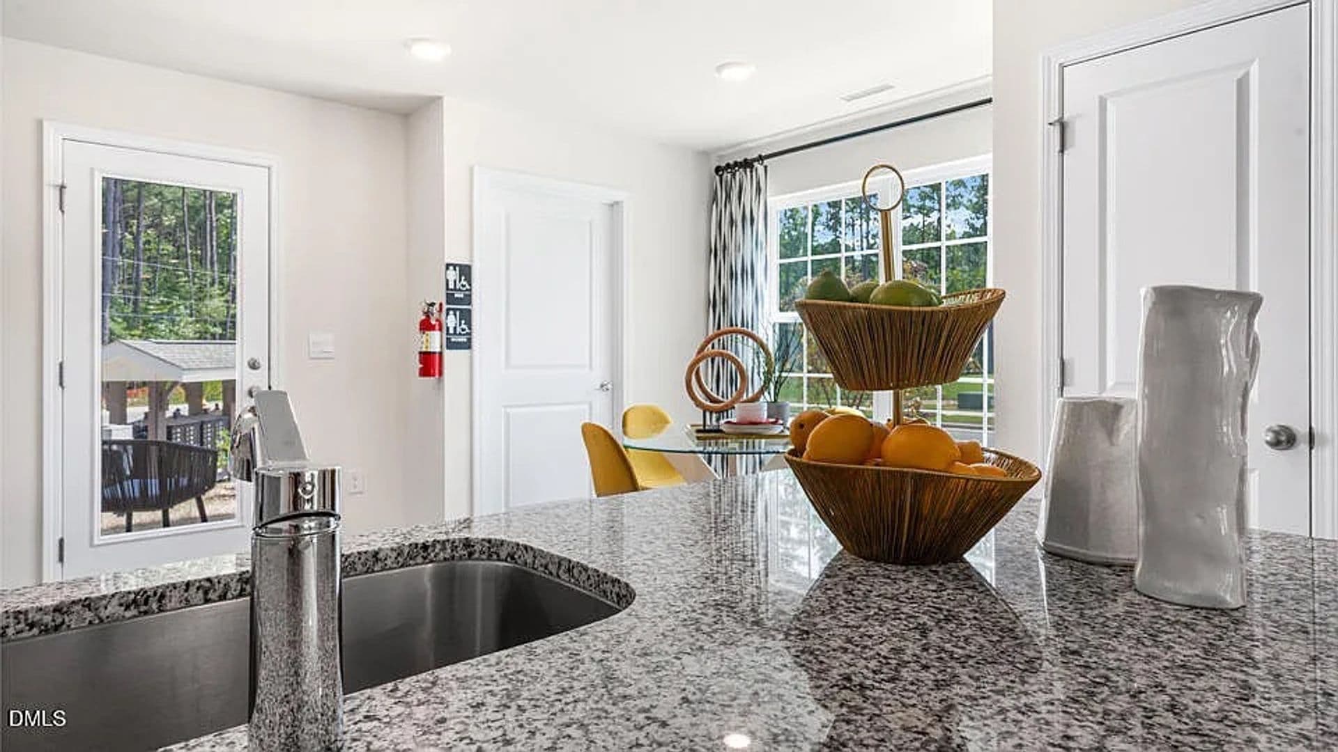 Raleigh House: 8510 Beckett Chase Wy