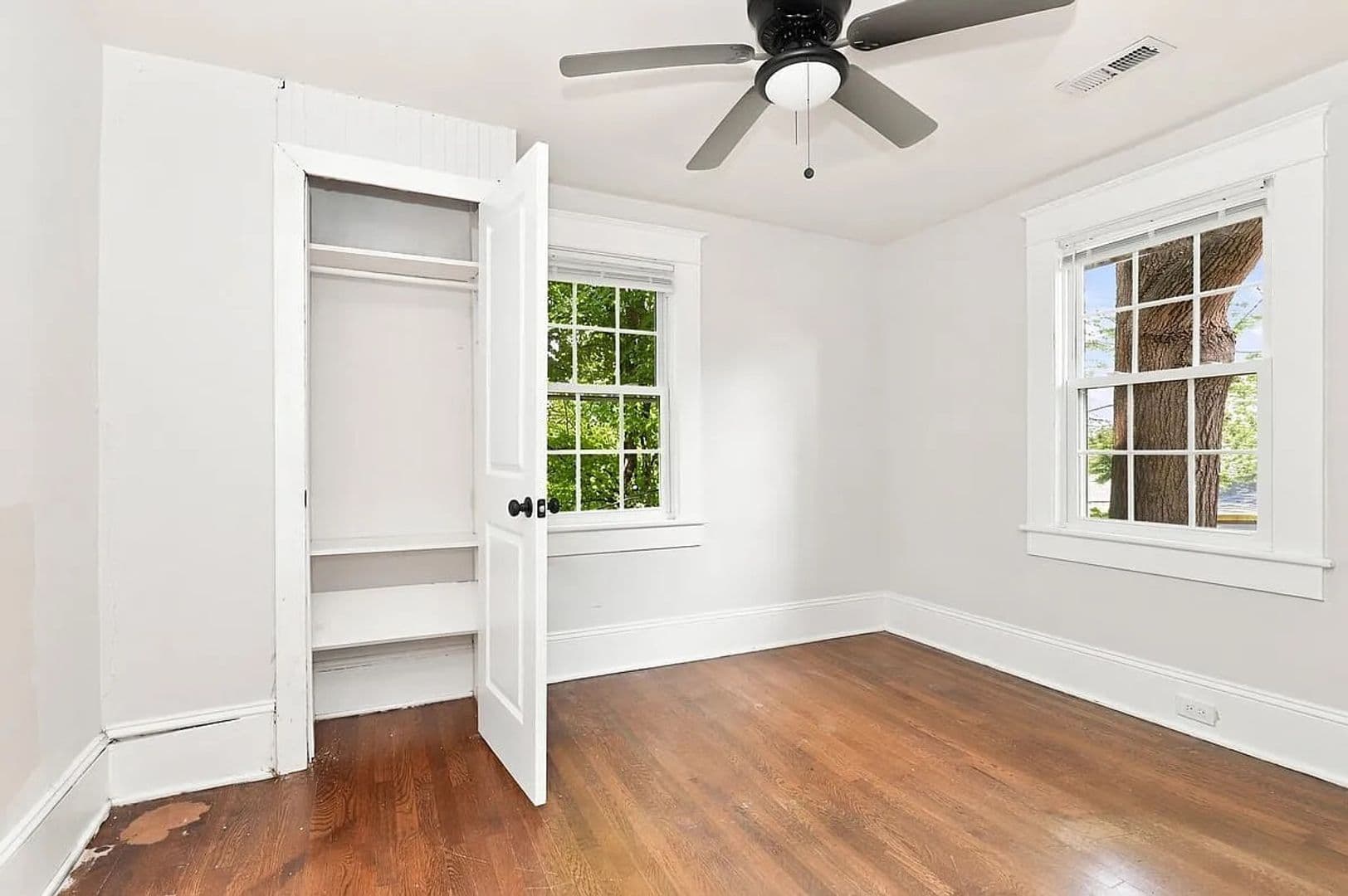 Greensboro House: 1606 Walker Ave
