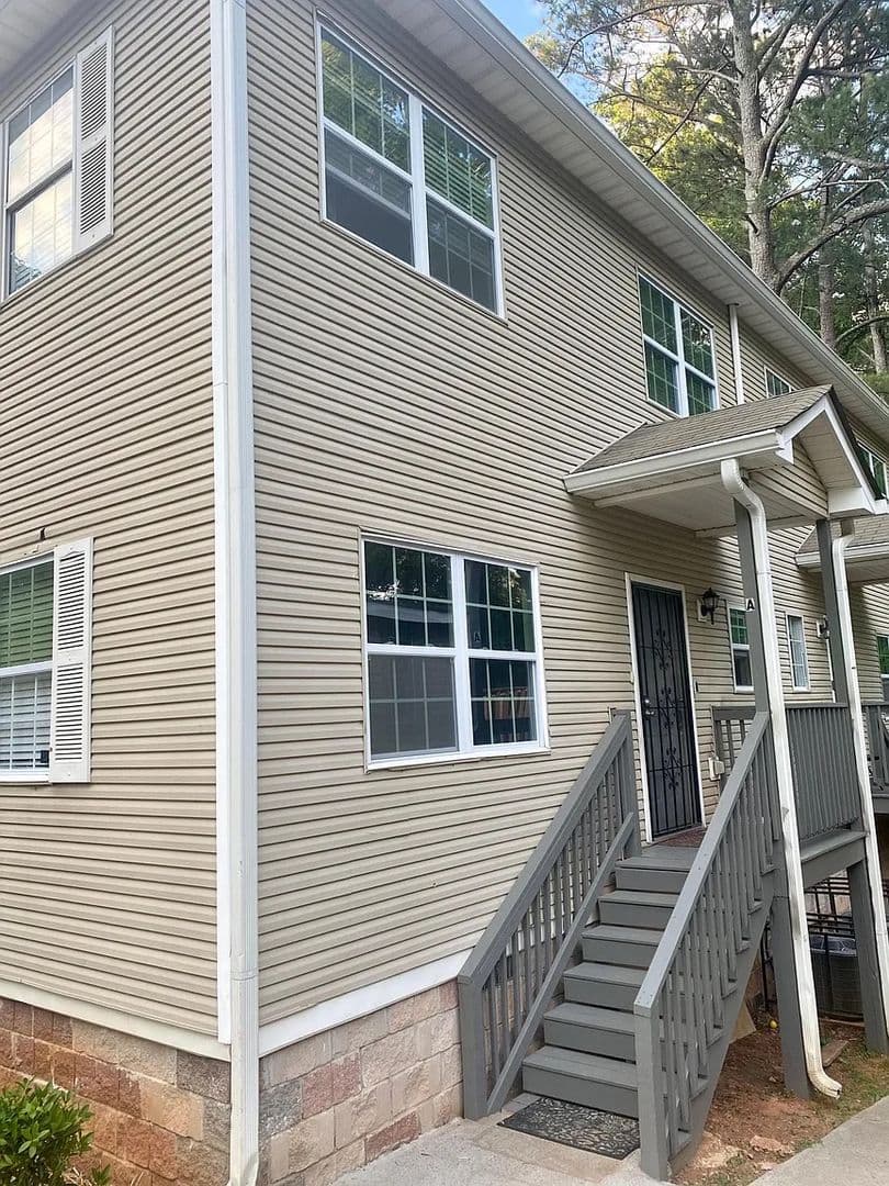 Atlanta House: 1121 Jones Ave