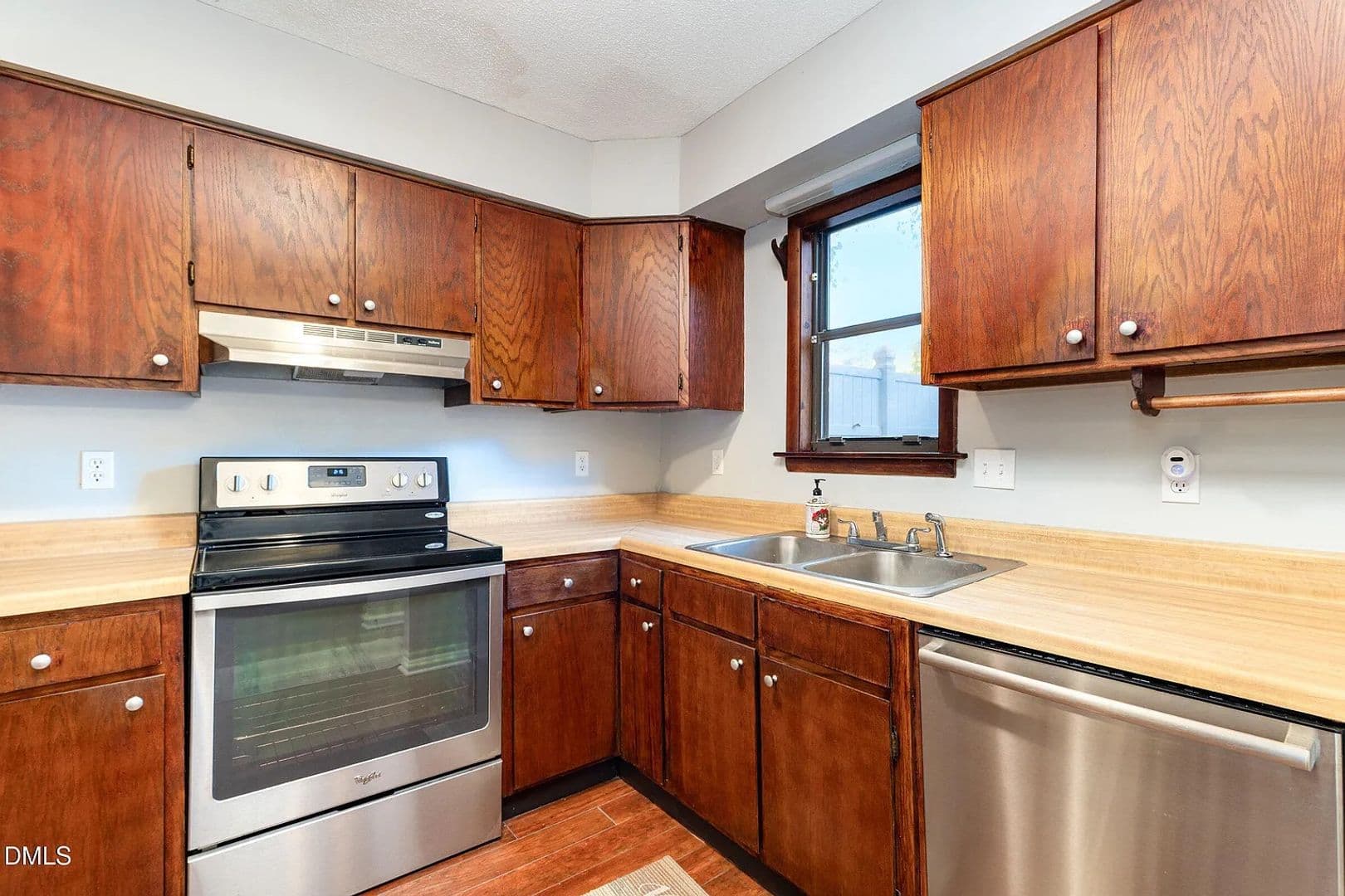 Raleigh House: 7320 Sandy Creek Dr