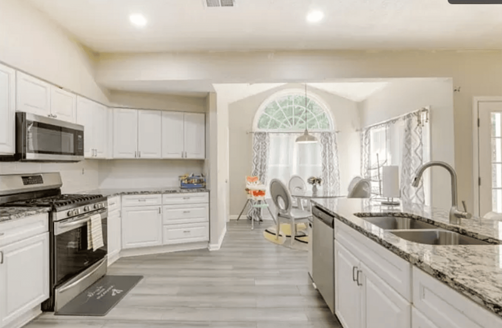 Lithonia House: 7136 Woodstone Dr