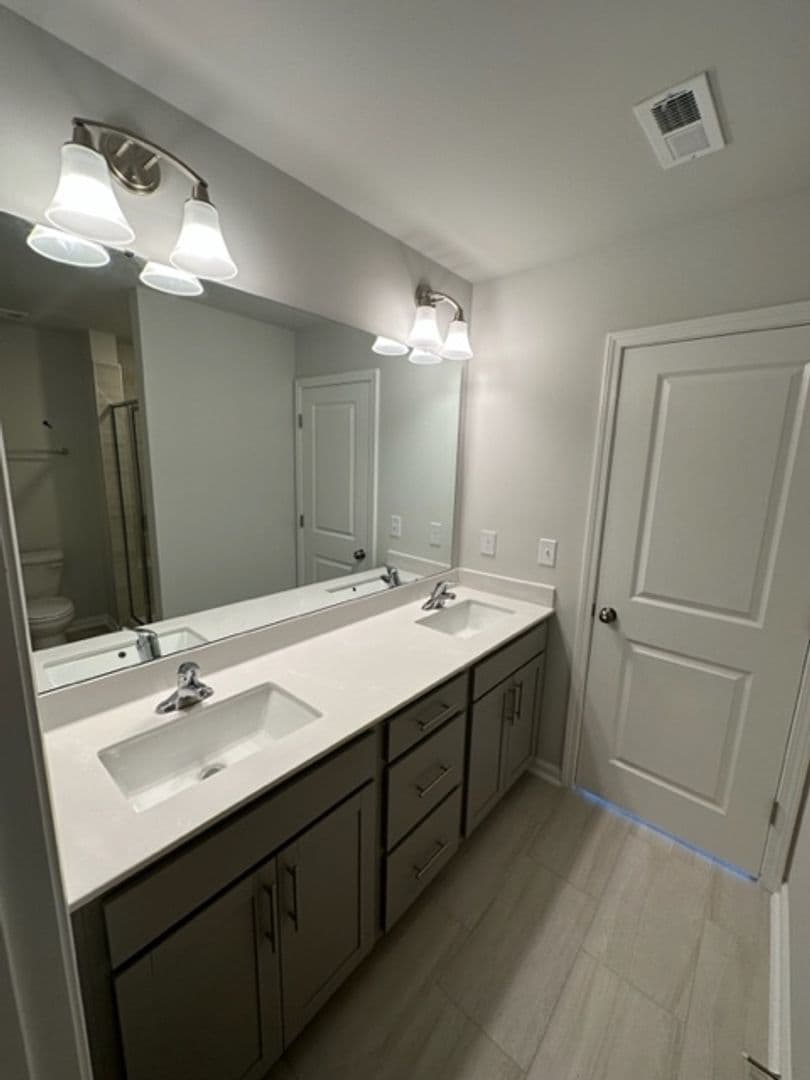Apex House: 1642 Kipp Ln
