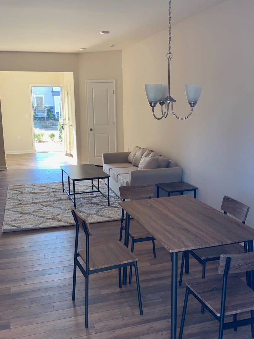 Durham House: 88 Whitesell Way