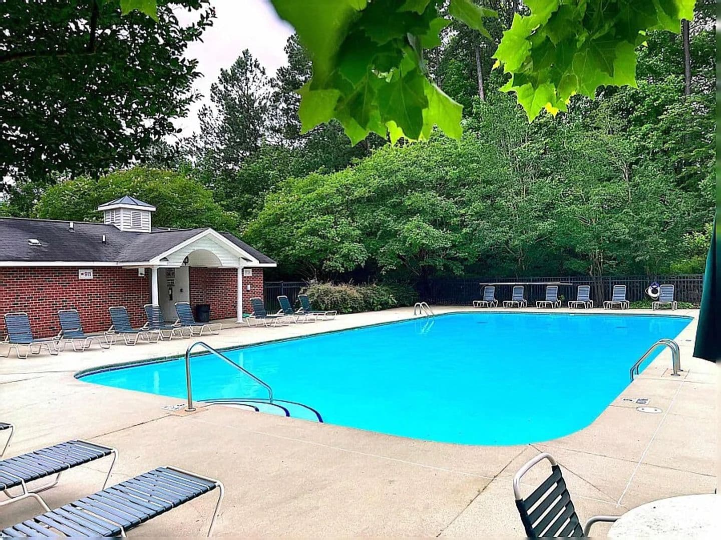 Raleigh House: 1901 Trailwood Heights Ln
