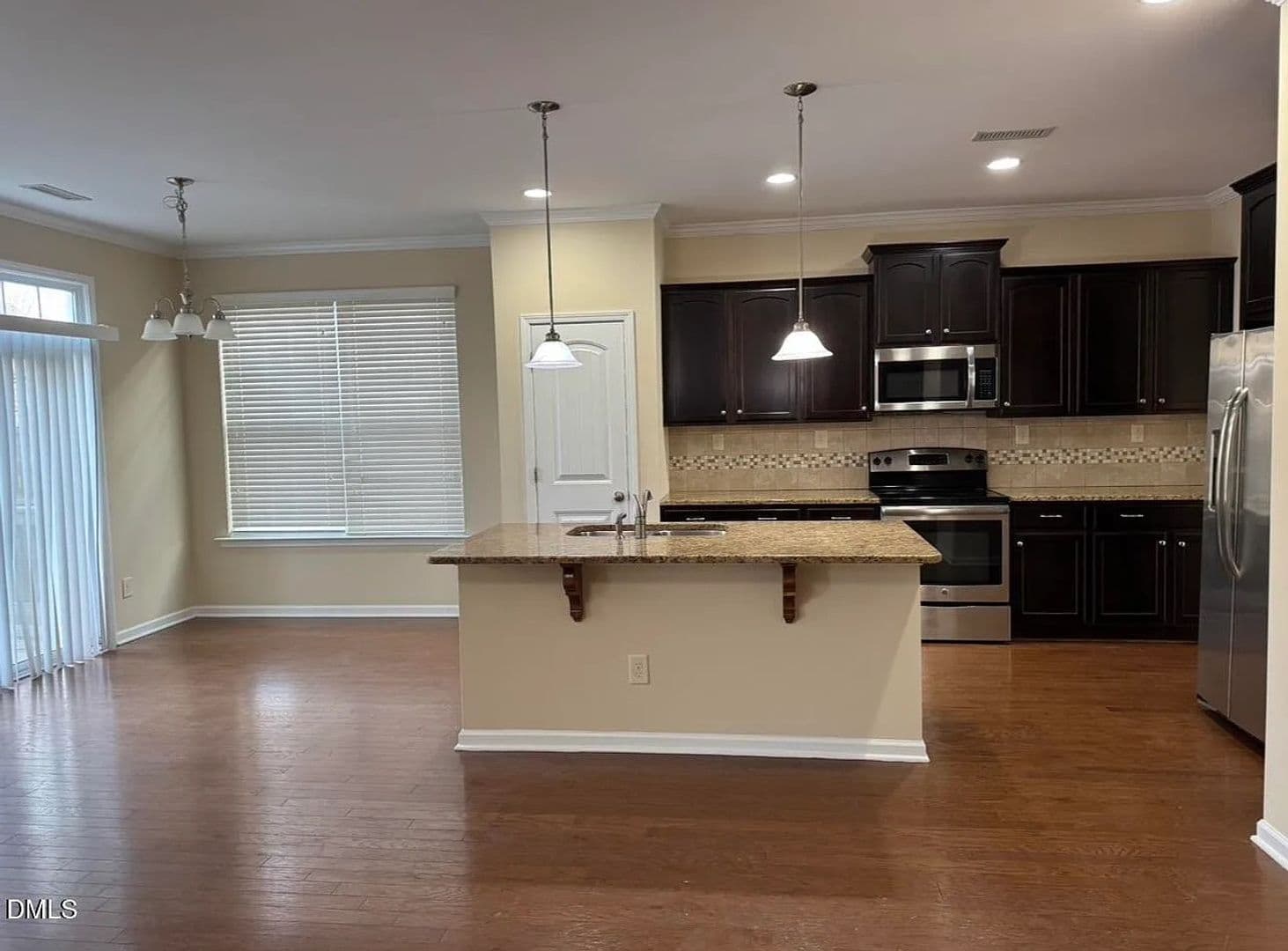 Raleigh House: 4248 Brintons Cottage St