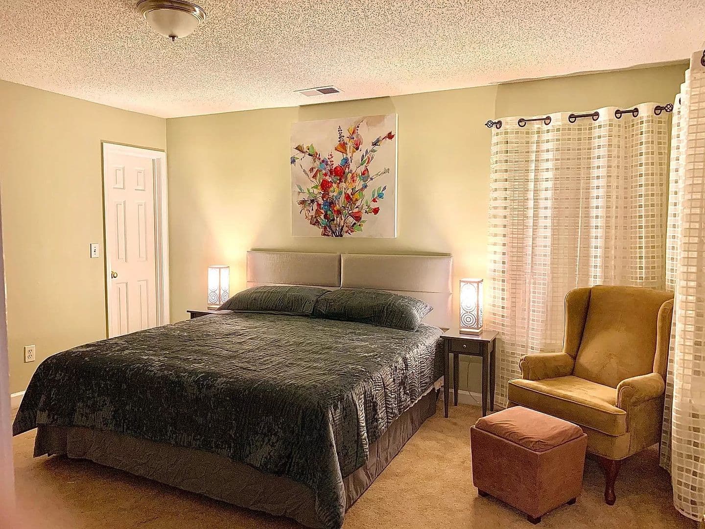 Charlotte House: 204 Tom Hunter Rd