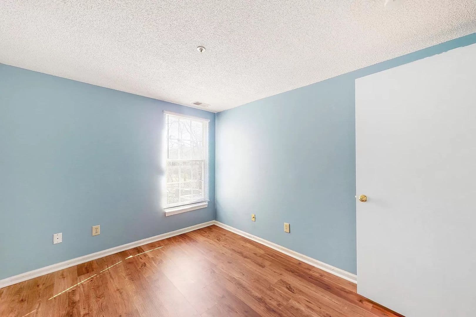 Charlotte House: 1610 #B Arlyn Cir