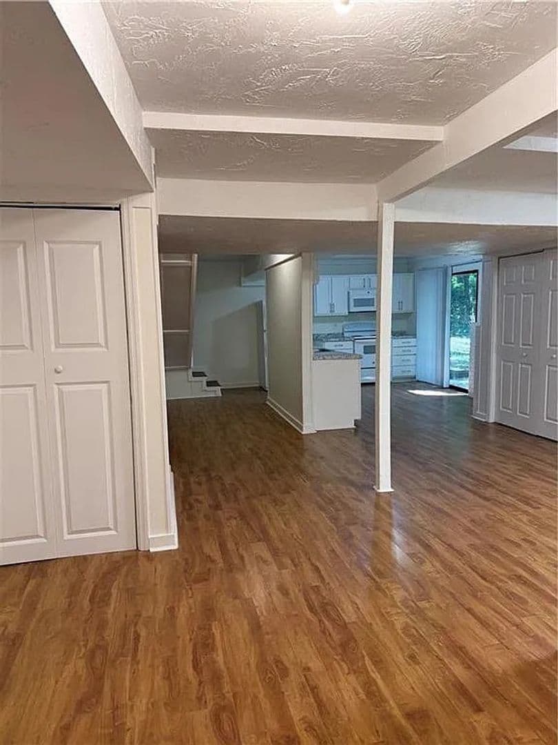 Alpharetta House: 721 Wedgewood Dr