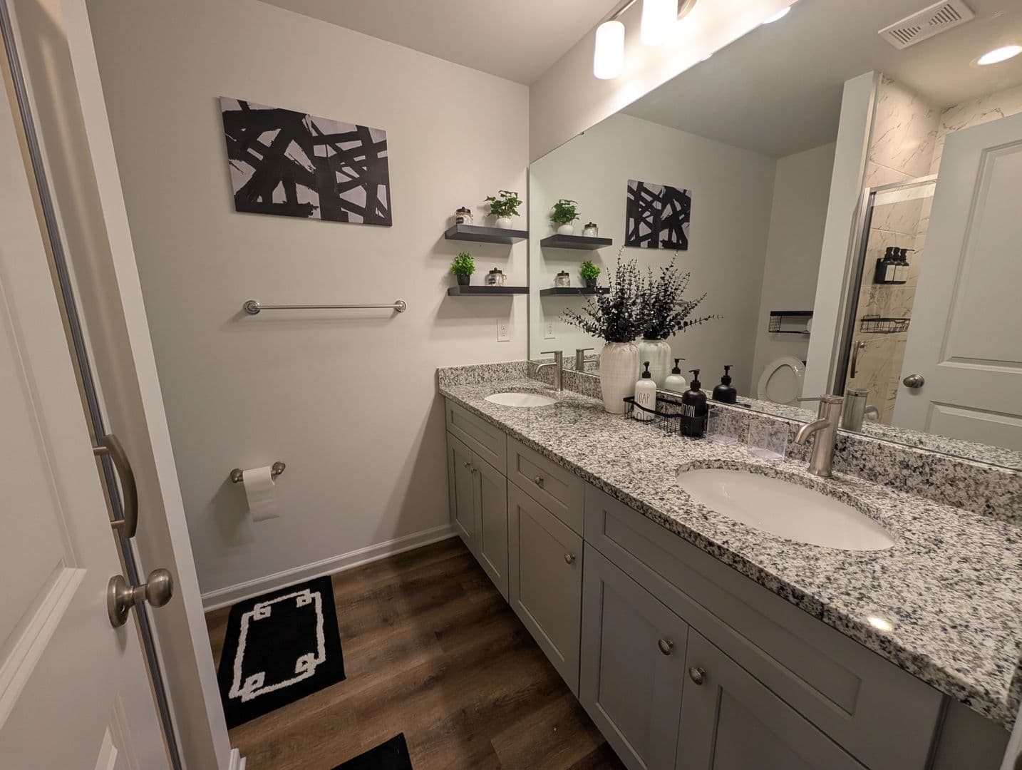 Charlotte House: 6043 Sullins Rd