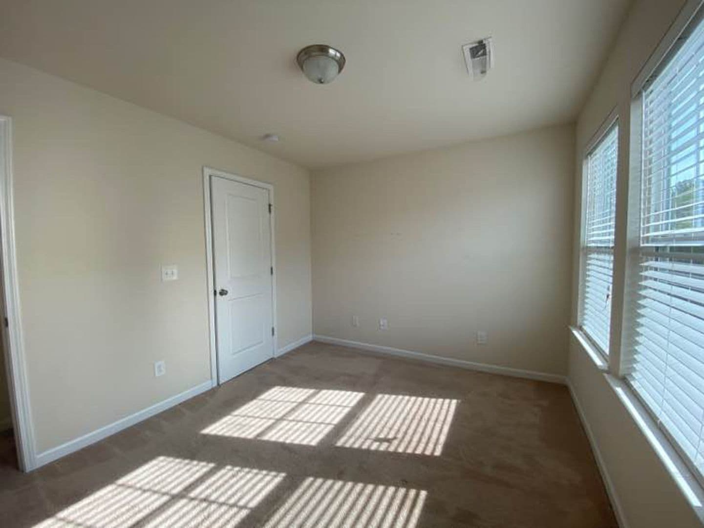 Charlotte House: 8517 Sharonbrook Dr