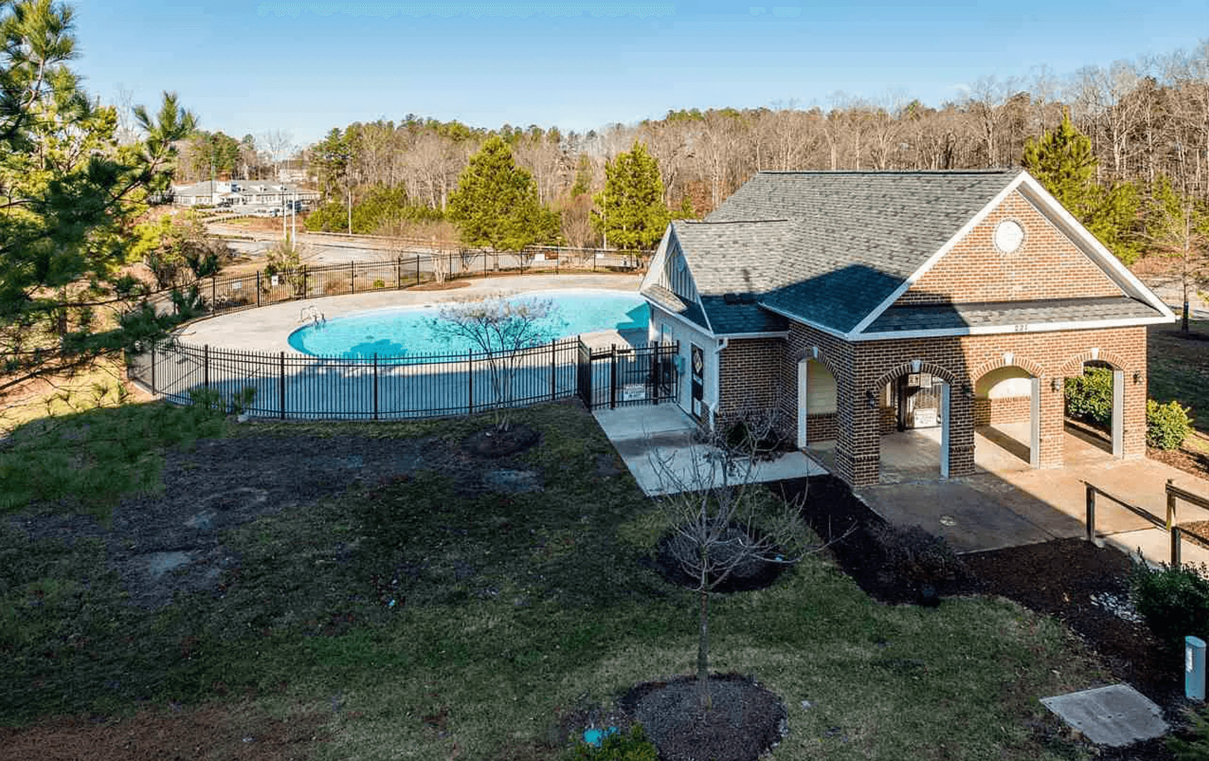 Cary House: 215 Dove Cottage Ln