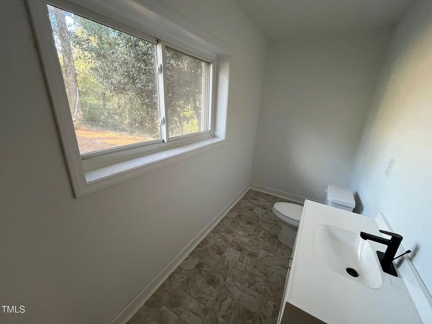 Durham House: 916 Forge Rd