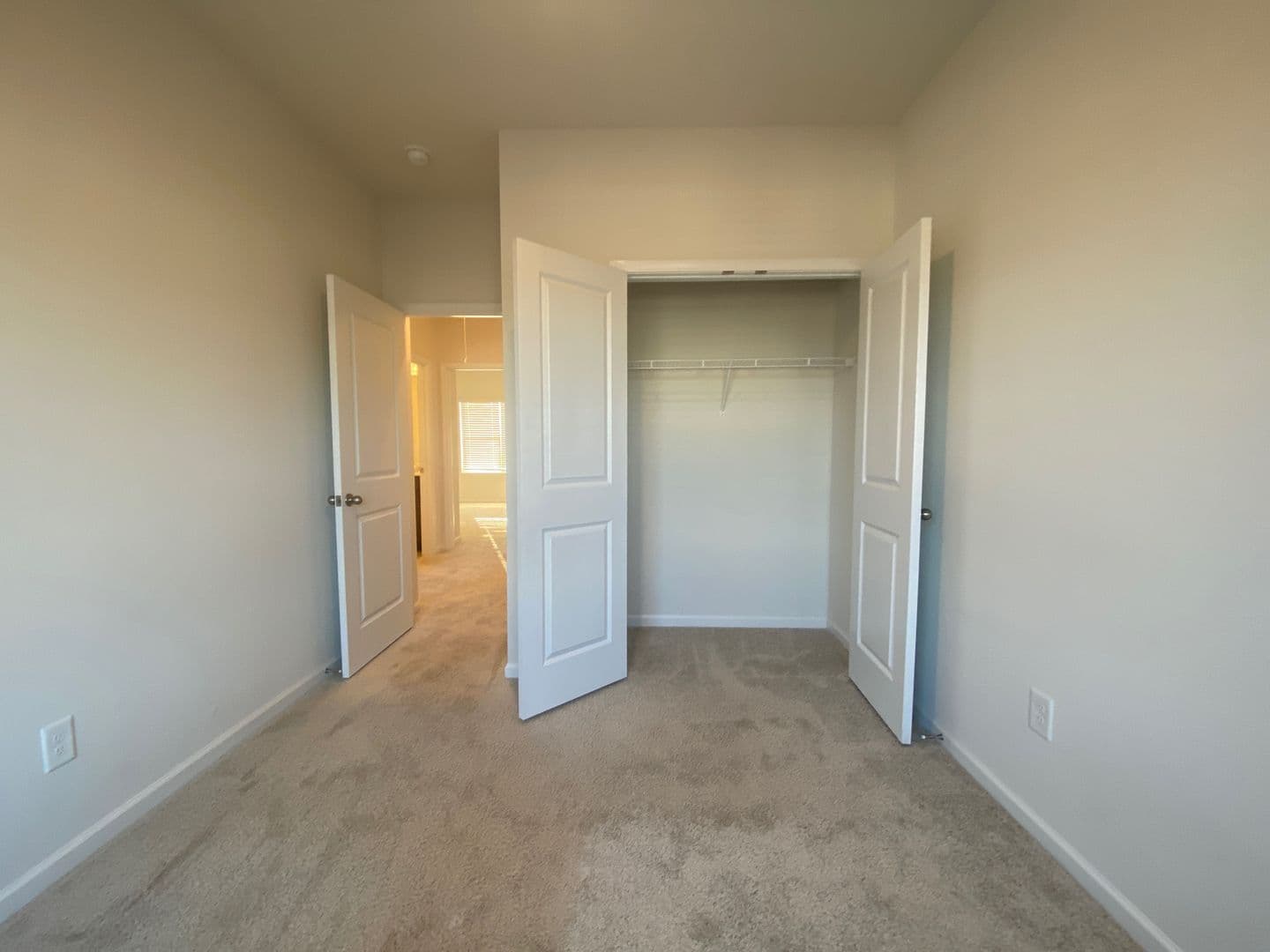 Belmont House: 1103 Johns Walk Way