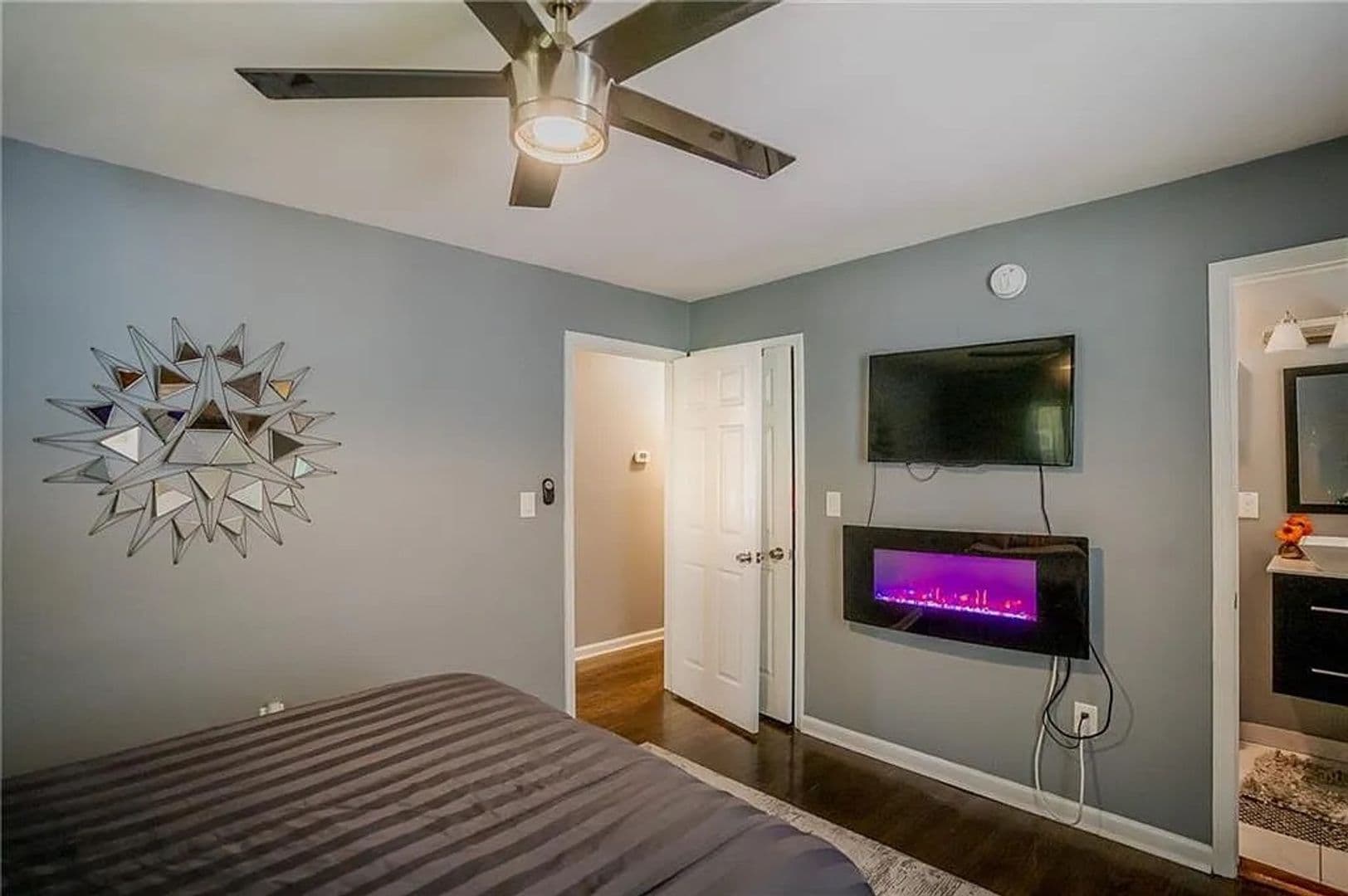 Atlanta House: 3052 Browns Mill Rd SE