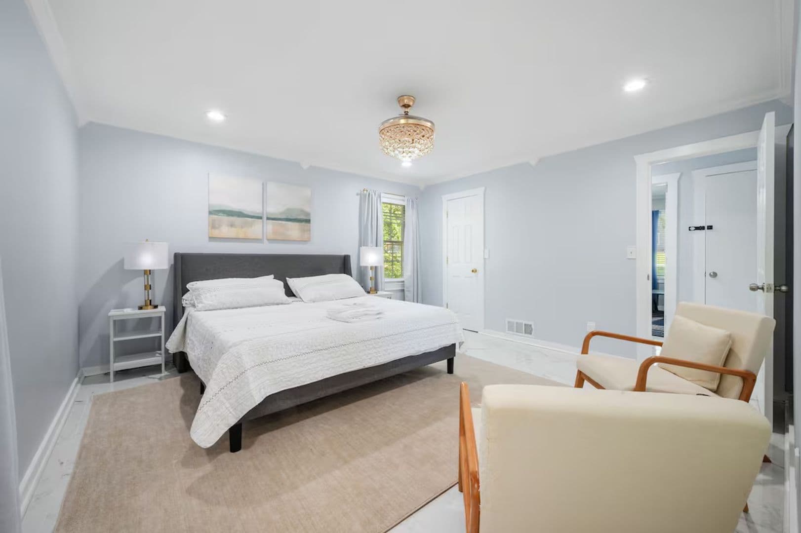 Lilburn House: 493 Greg Dr SW