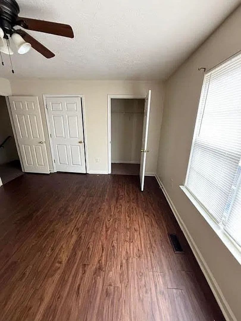 Cartersville House: 44 Pointe Place Dr
