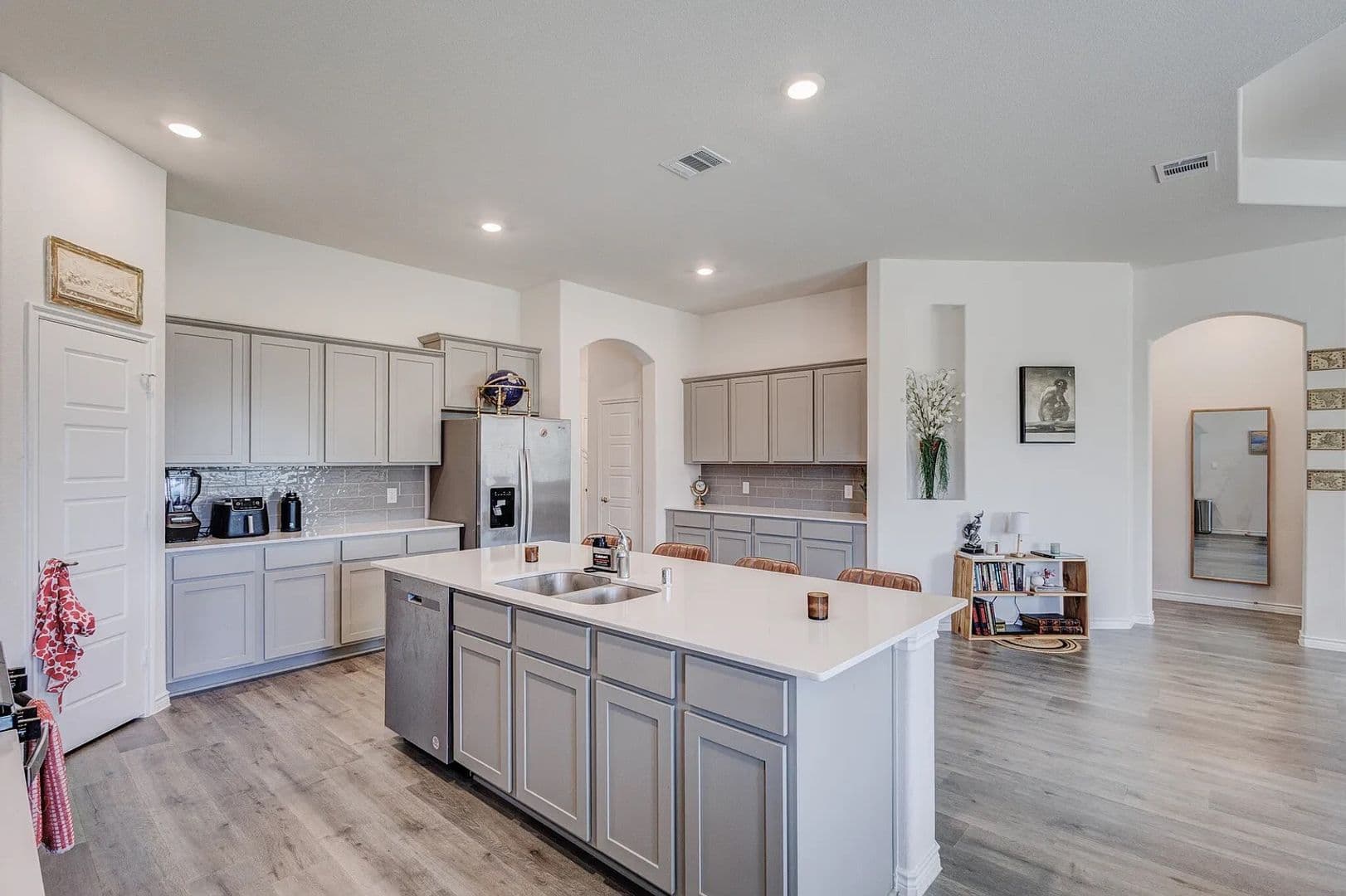 Garland House: 6993 Newby Ln