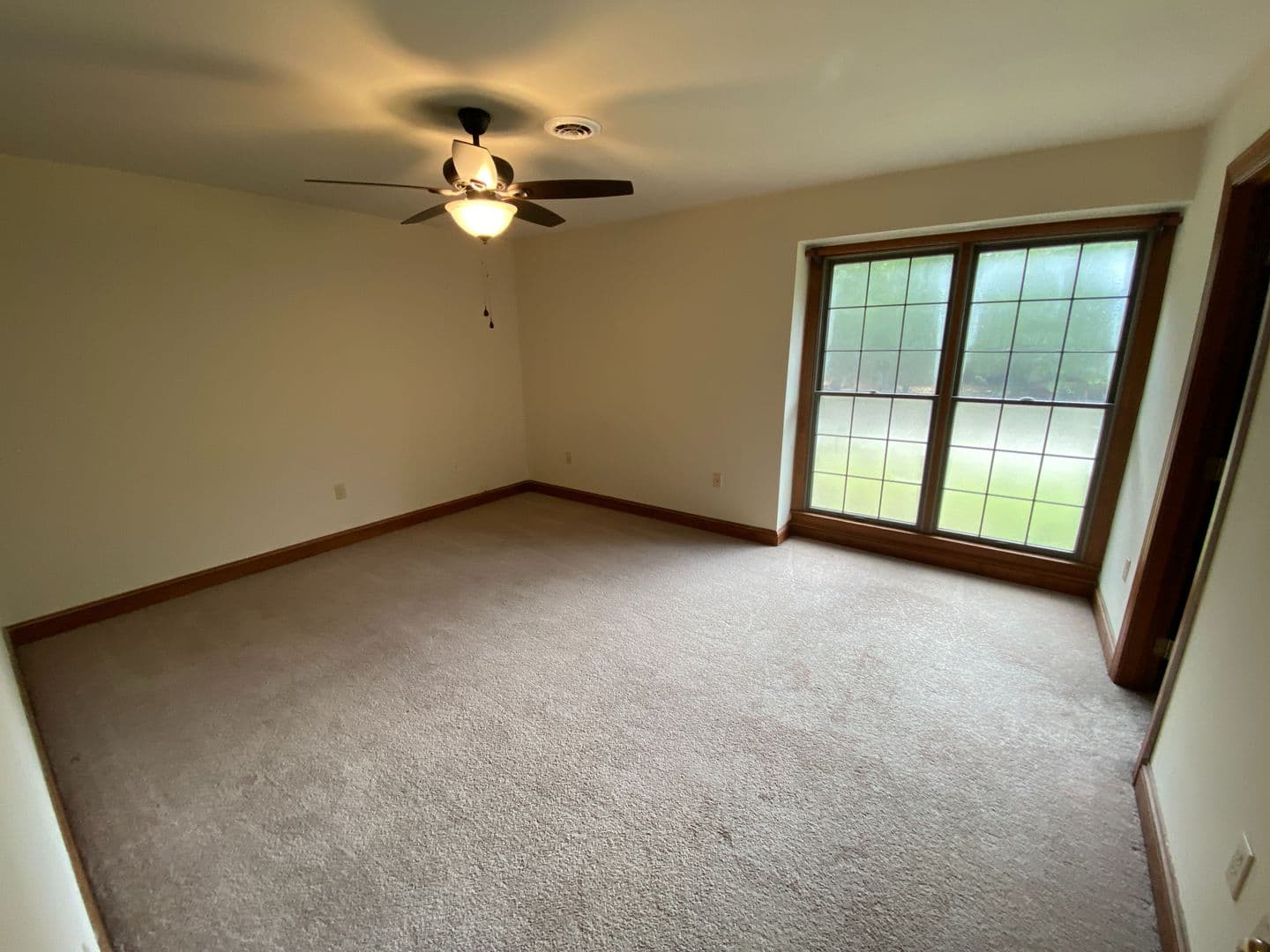 Raleigh House: 700 Grove Ave