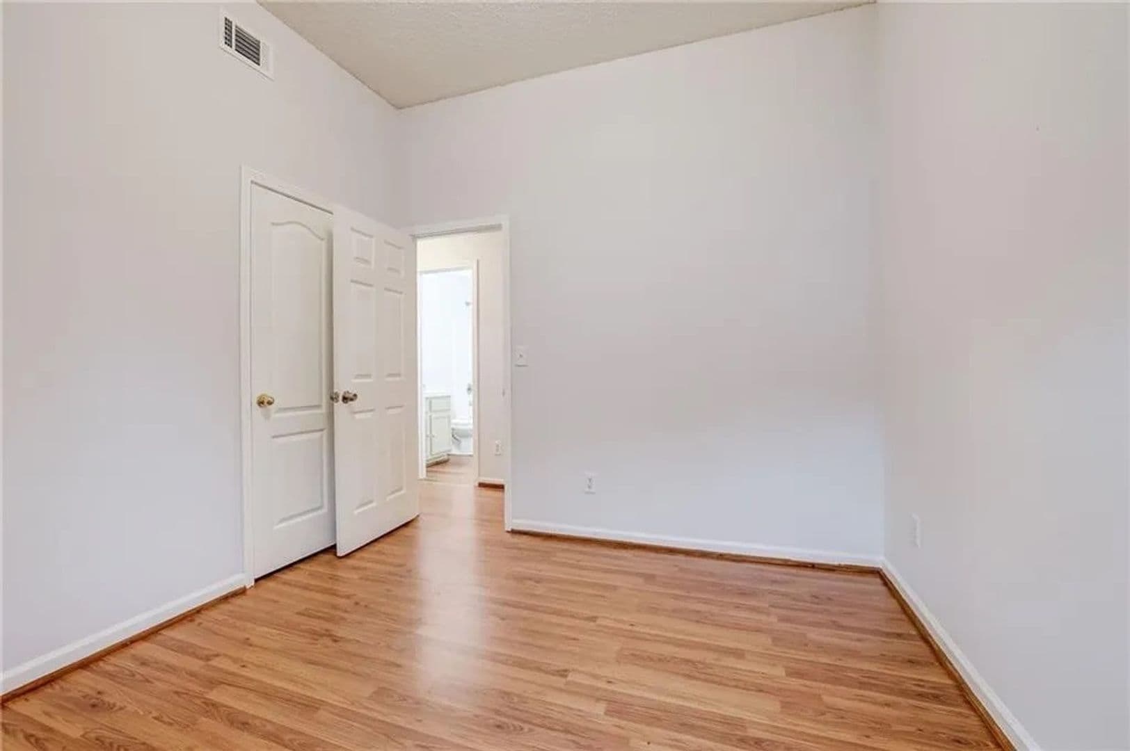 Union City House: 3865 Cypress Pointe Dr