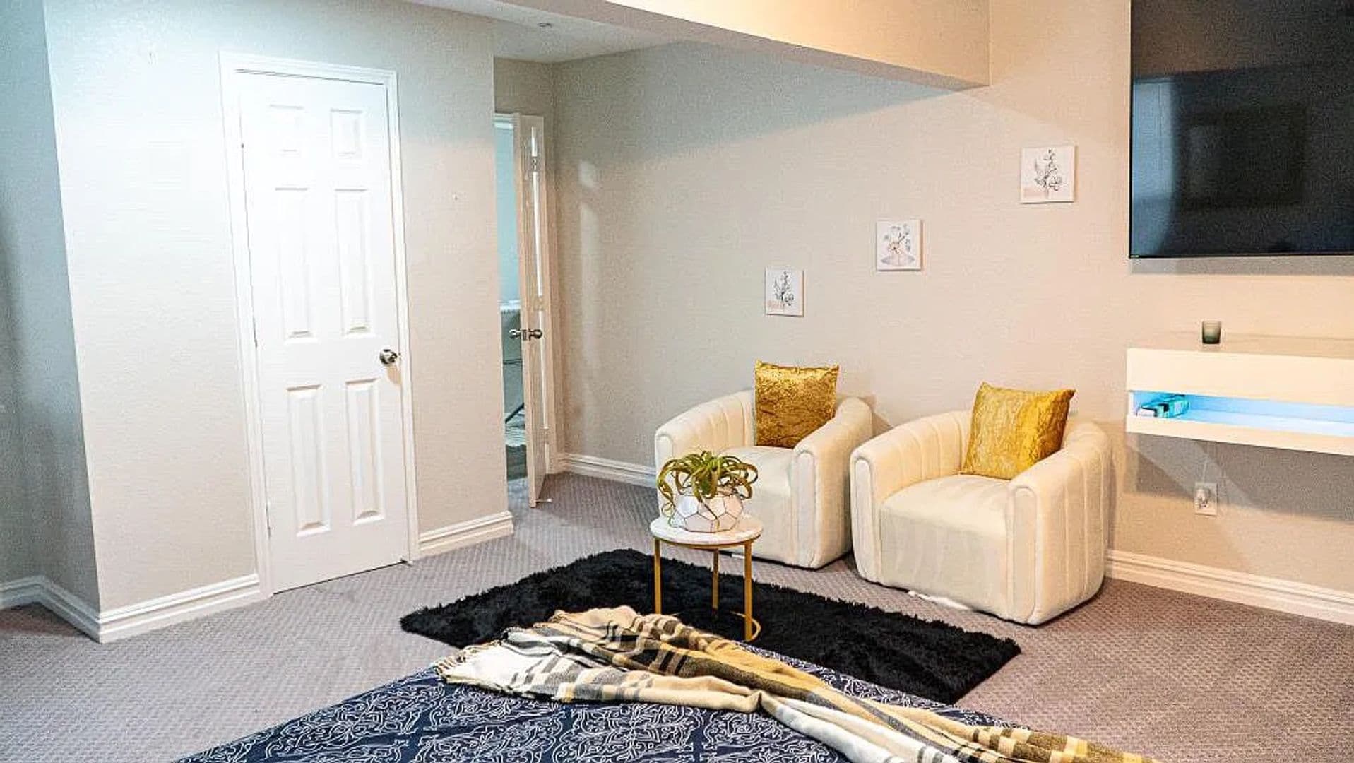 Mesquite House: 1715 Crestridge Dr