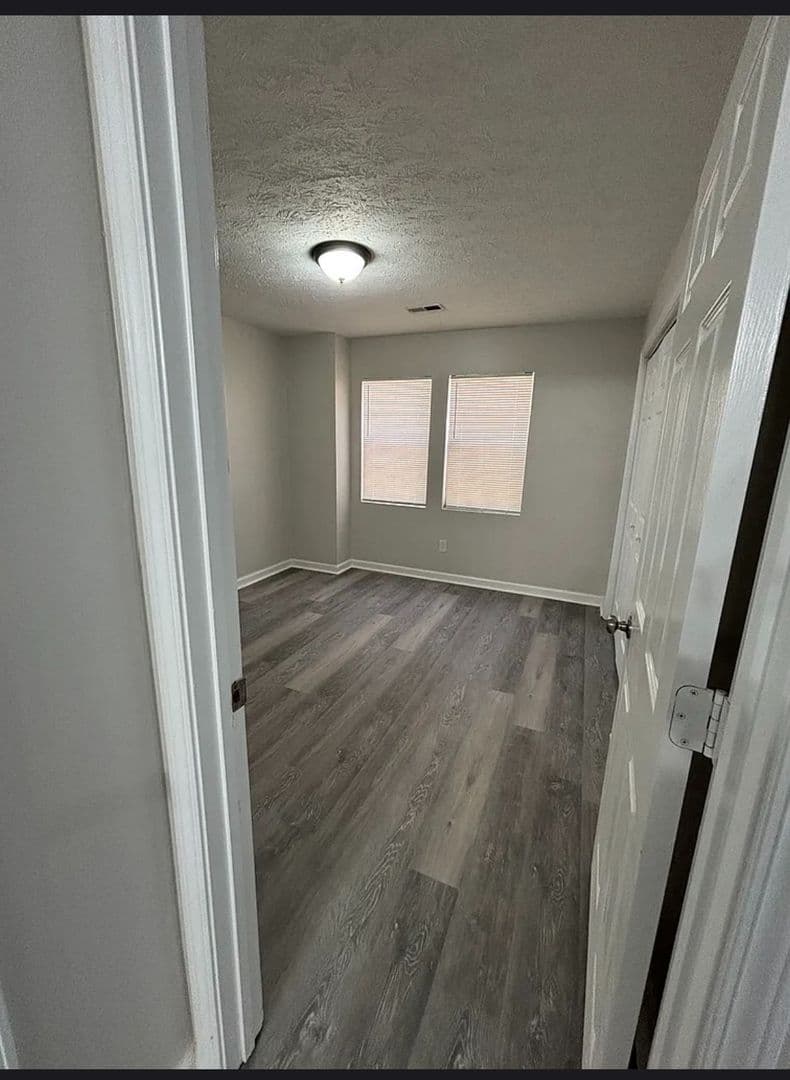 Mabelton House: 5888 Brookside Dr SE