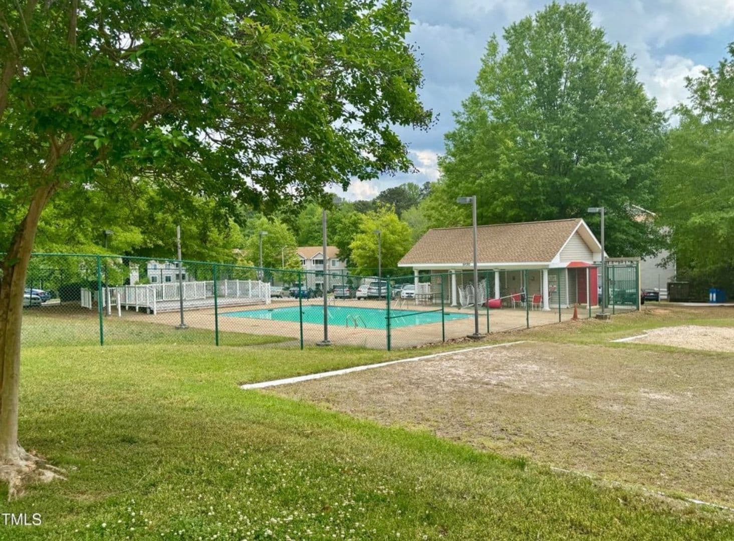 Raleigh House: 1411 Collegiate Cir
