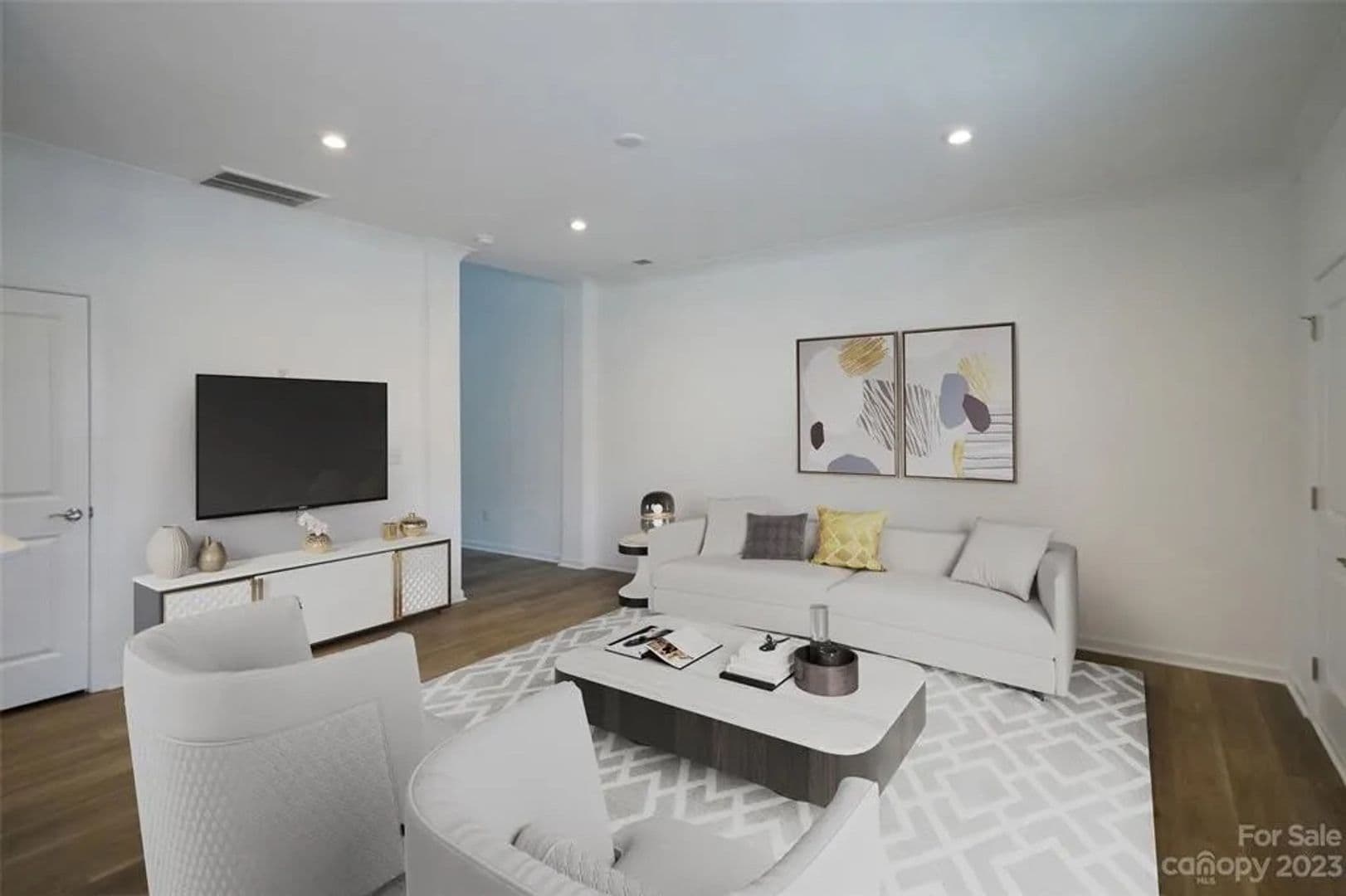 Charlotte House: 22047 Lani Dr
