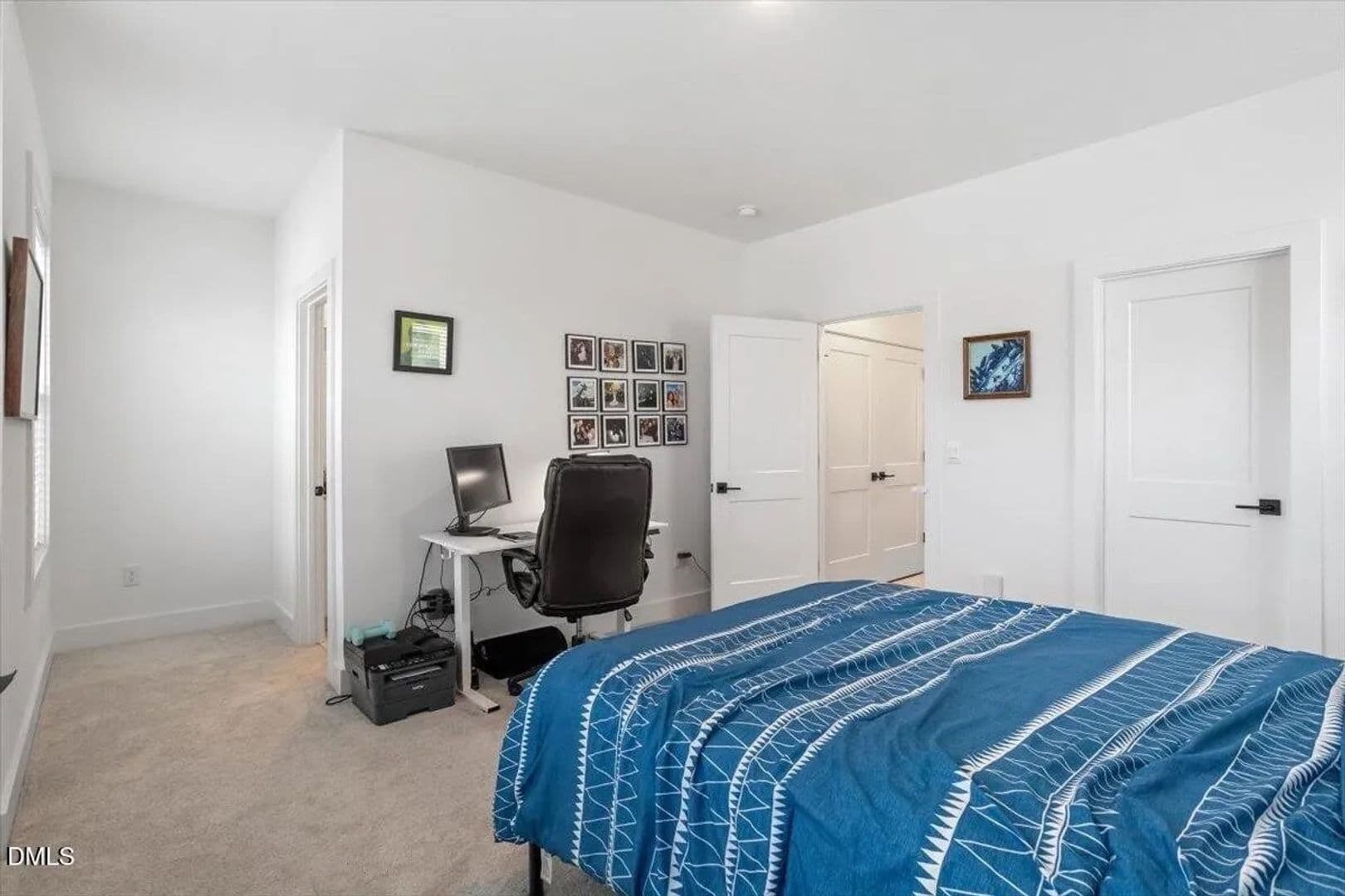 Knightdale House: 522 Billingshurst Wy