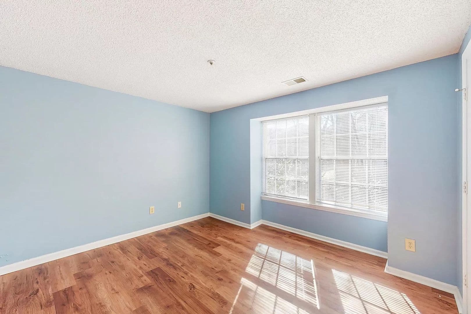 Charlotte House: 1610 #B Arlyn Cir