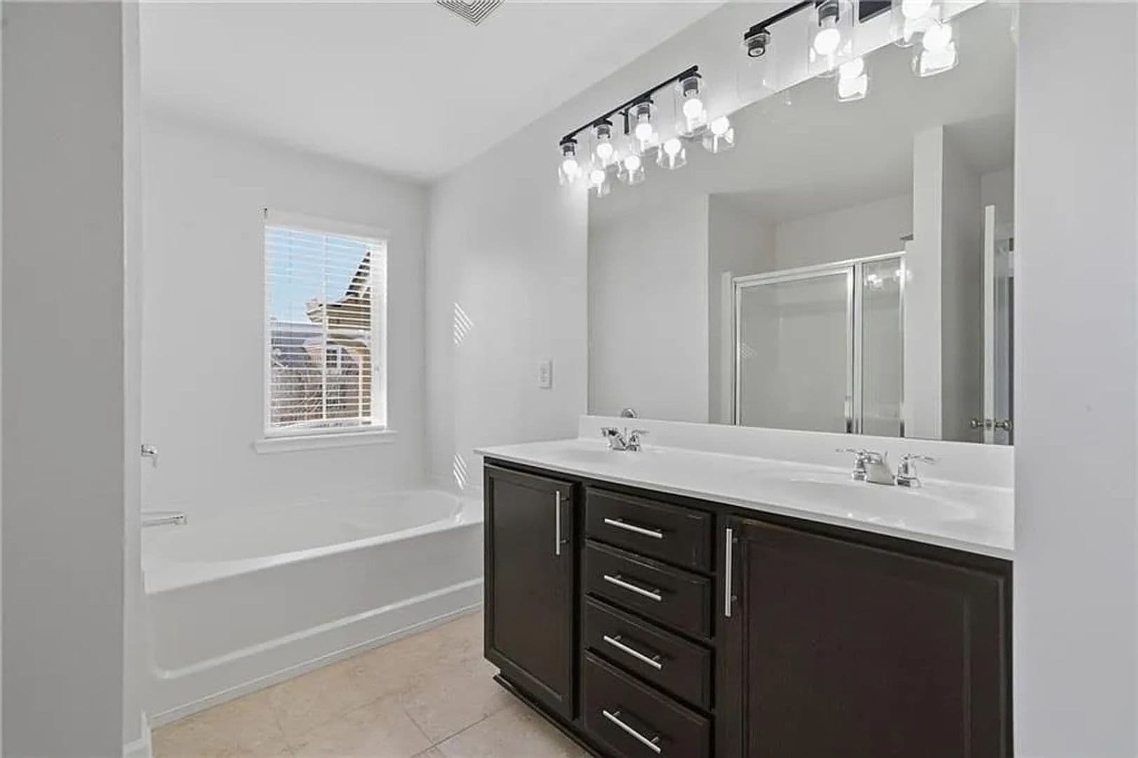 Lilburn House: 1697 Paxton Dr SW
