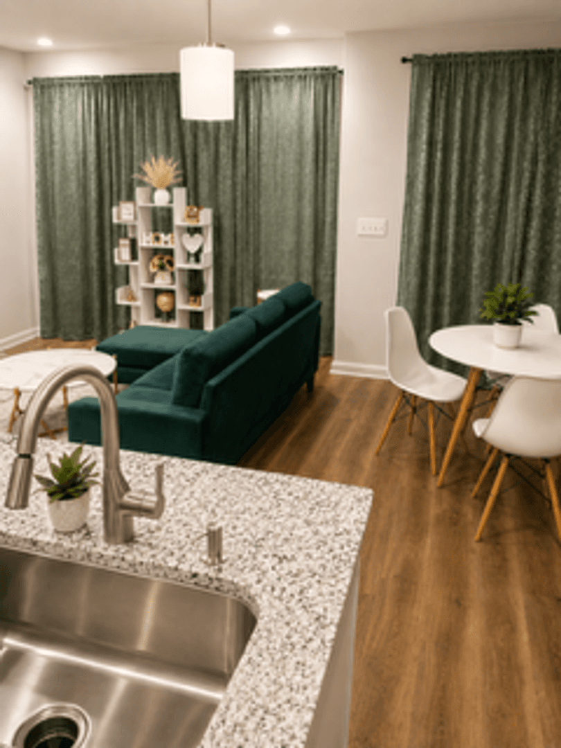 Charlotte House: 8031 Pleasant Grove Rd