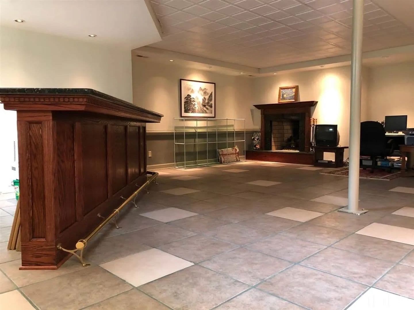 Apex House: 1010 Kingsway Dr