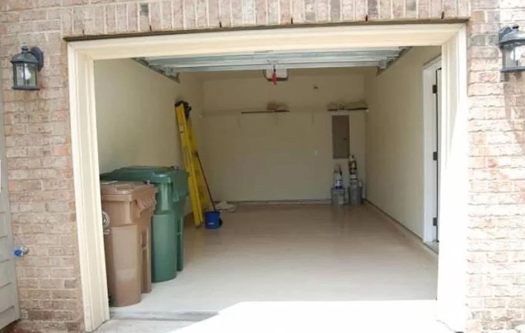 Cary House: 306 Linden Park Ln