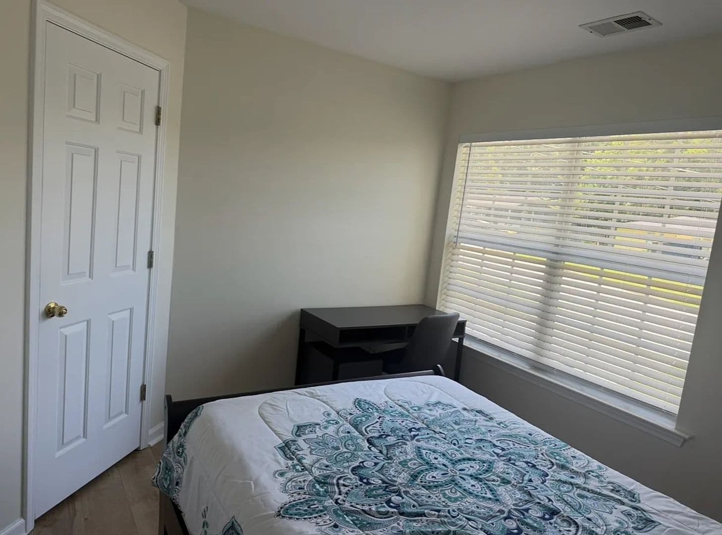 Kennesaw House: 3055 Kennesaw Dr