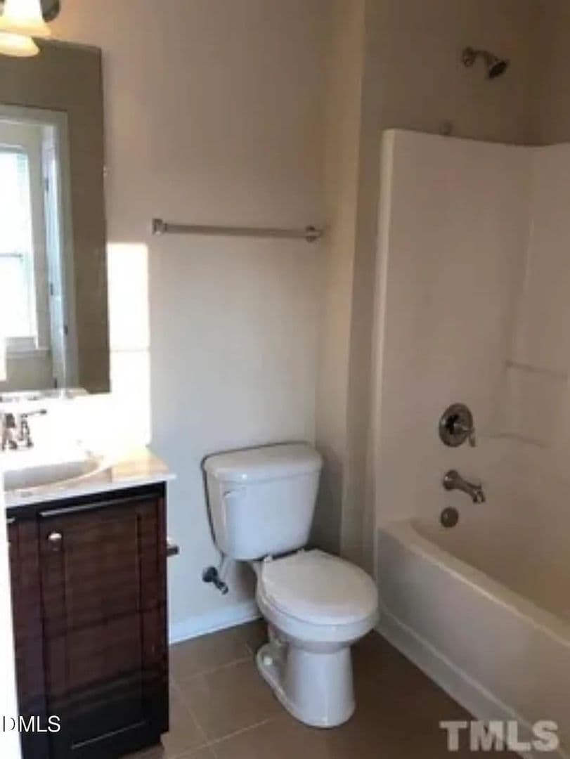 Raleigh House: 4248 Brintons Cottage St