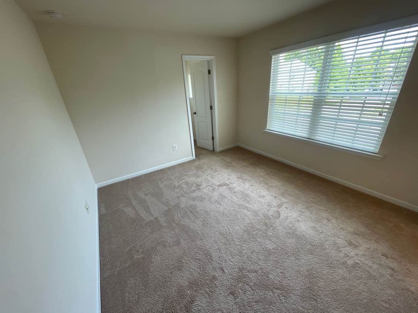 Charlotte House: 7211 Agnew Dr